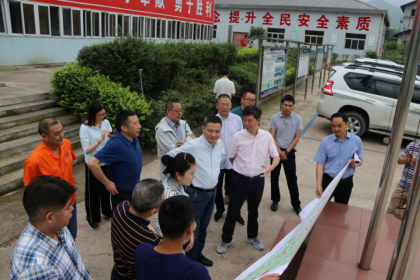 四川省交投集團(tuán)公司黨委副書記、副董事長(zhǎng)、總經(jīng)理周黎明到仁沐新LJ18標(biāo)項(xiàng)目部檢查指導(dǎo)工作