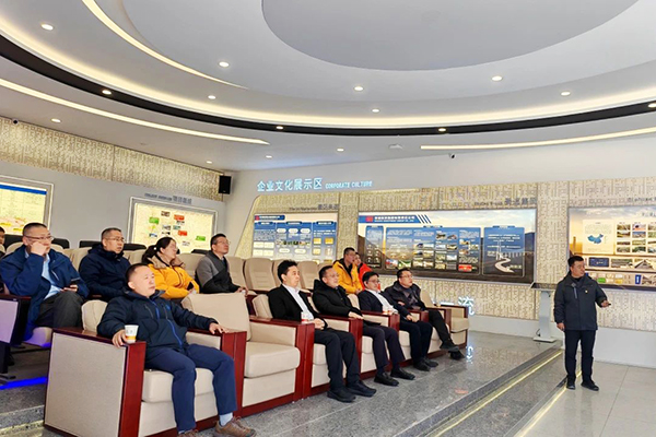 蜀道集團總工程師、川高公司黨委書記、董事長黃兵赴康新高速項目調研指導工作