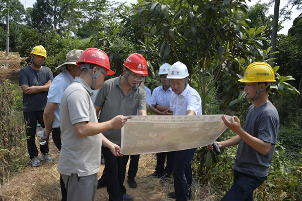 川交公司黨委副書記、董事、總經(jīng)理魯正偉赴德陽繞城南高速公路項(xiàng)目LJ2標(biāo)段檢查指導(dǎo)工作