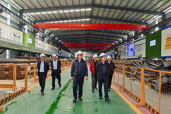 四川路橋黨委副書記、董事趙志鵬赴康新高速項(xiàng)目開展安全檢查、“夏送清涼”慰問(wèn)暨汛期安全專題培訓(xùn)